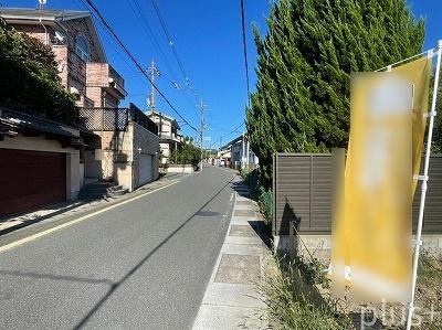 京都市右京区山越巽町の新築一戸建の前面道路含む現地写真画像