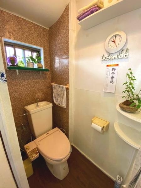 京都市右京区嵯峨広沢南野町の中古一戸建のトイレ画像