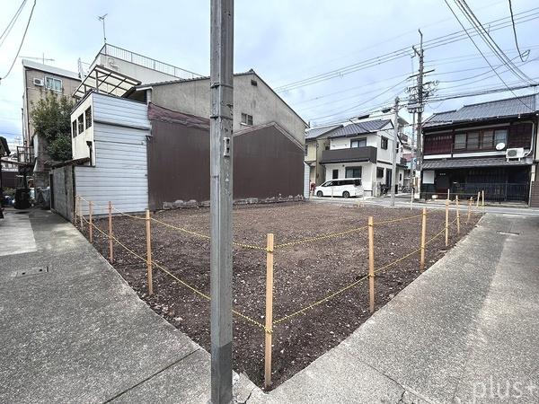 京都市上京区二番町の新築一戸建　前面道路含む現地写真