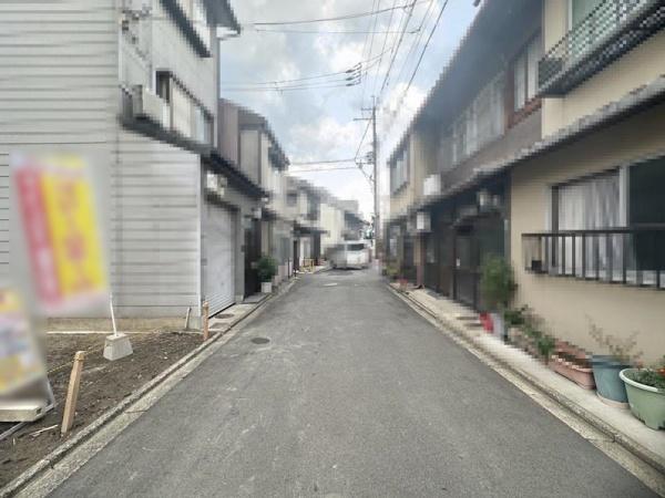 京都市中京区壬生森町の新築一戸建の前面道路含む現地写真画像
