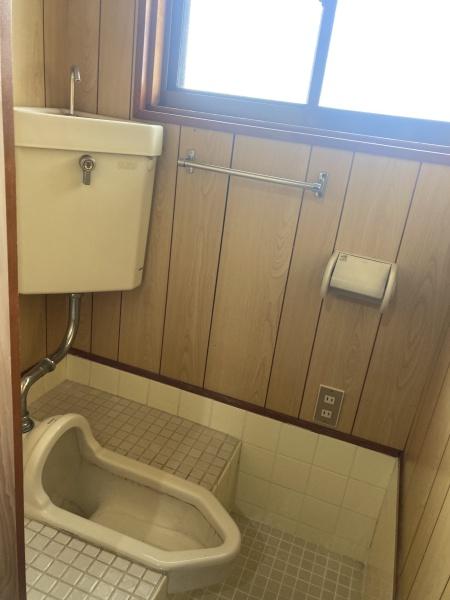 今治市八町西3丁目　中古住宅のトイレ画像