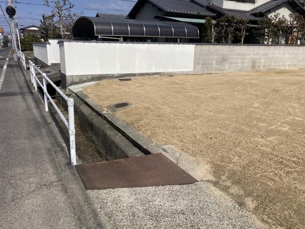 今治市立花町4丁目　売土地の前面道路含む現地写真画像