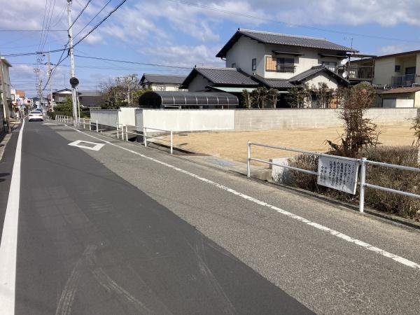 今治市立花町4丁目　売土地の前面道路含む現地写真画像