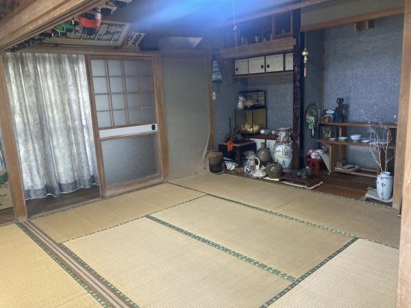 今治市野間甲 中古住宅の和室画像