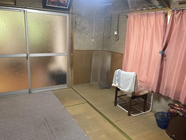 今治市野間甲 中古住宅の和室画像