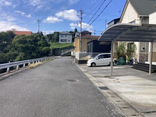 今治市国分1丁目 中古住宅の前面道路含む現地写真画像