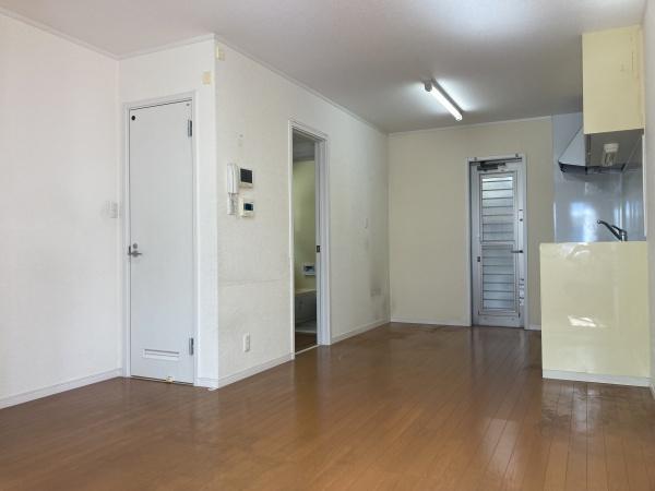 今治市国分1丁目 中古住宅のリビング画像