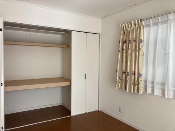 今治市国分1丁目 中古住宅の洋室画像