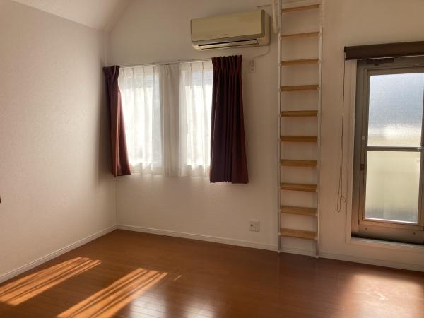 今治市国分1丁目 中古住宅の洋室画像