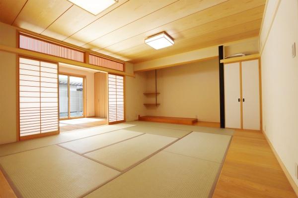 新居浜市新須賀町1丁目　中古住宅の和室画像