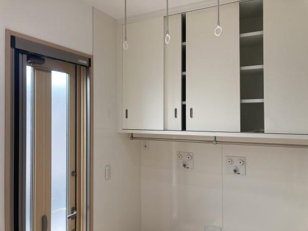 新居浜市新須賀町1丁目　中古住宅の洗面台・洗面所画像