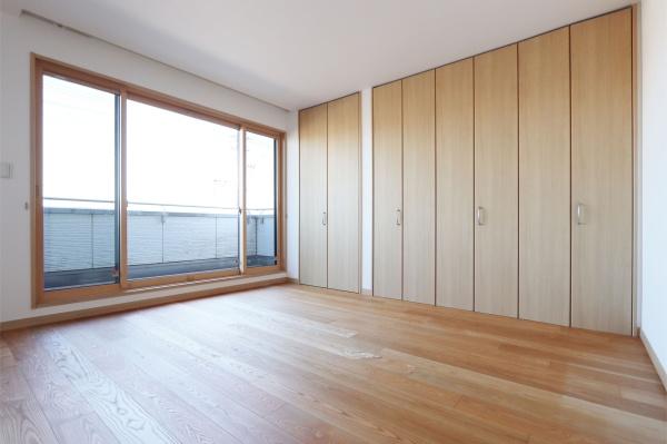 新居浜市新須賀町1丁目　中古住宅の洋室画像