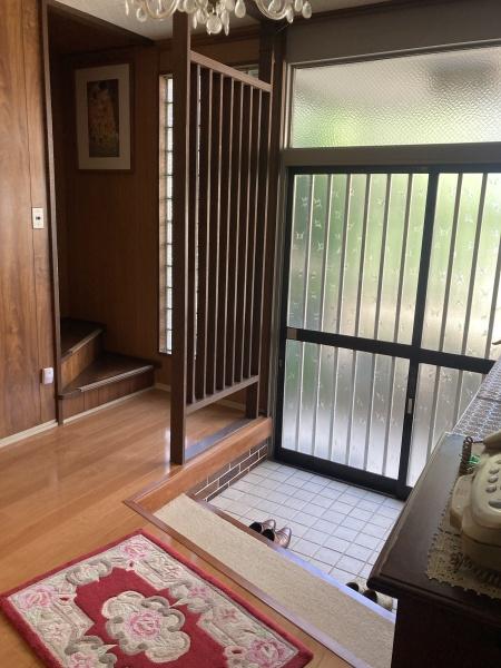 今治市横田町3丁目　中古住宅の玄関画像