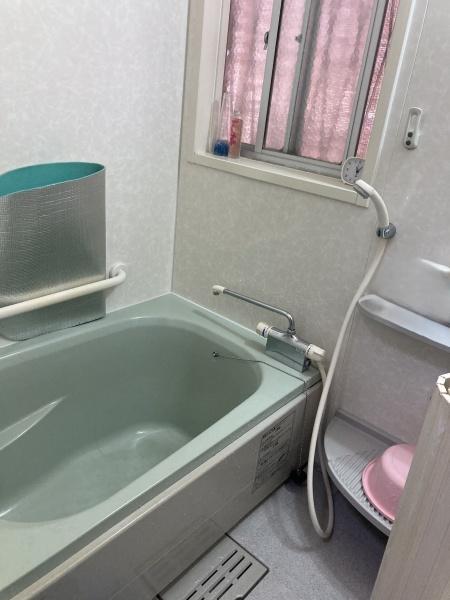 今治市横田町3丁目　中古住宅のバス画像