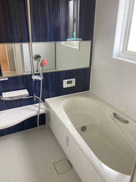 今治市大西町紺原　中古住宅のバス画像