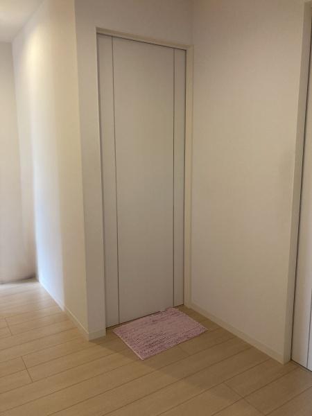 今治市大西町紺原　中古住宅の玄関画像