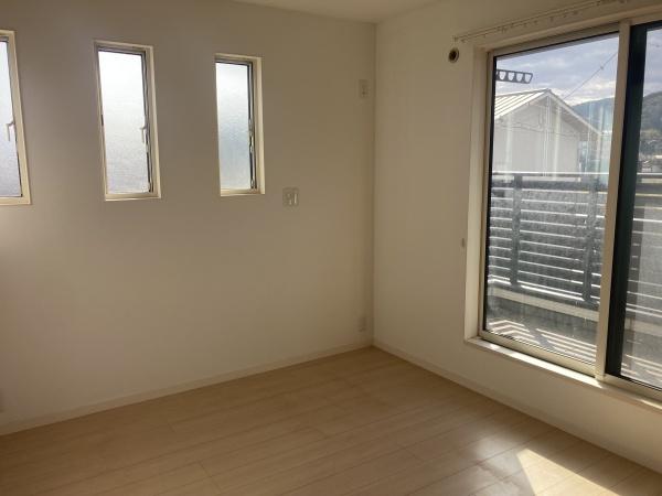 今治市大西町紺原　中古住宅の寝室画像