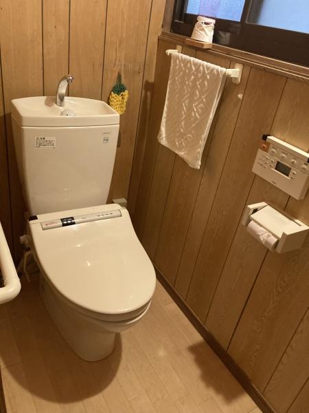 西条市三芳の中古一戸建のトイレ画像