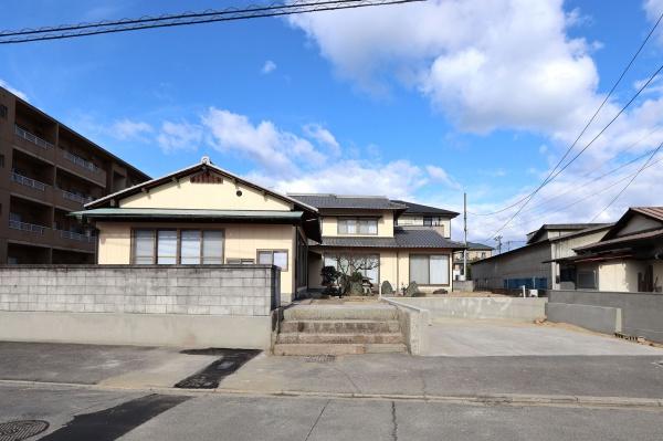 今治市北鳥生町中古住宅の前面道路含む現地写真画像