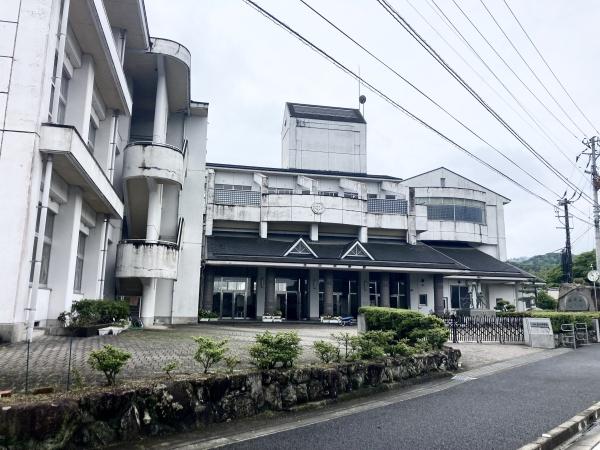 今治市玉川町小鴨部　売土地の中学校画像