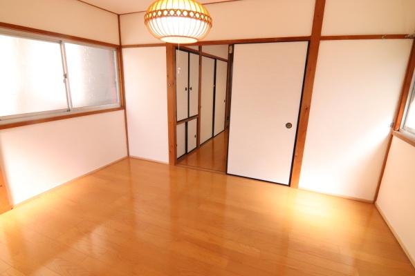 亀岡市篠町柏原中又の中古一戸建の洋室画像