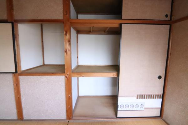 亀岡市篠町柏原中又の中古一戸建の収納画像