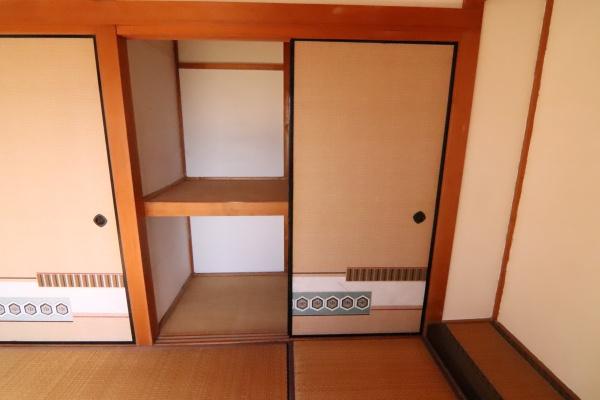 亀岡市篠町柏原中又の中古一戸建の収納画像