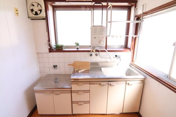 亀岡市篠町柏原中又の中古一戸建のキッチン画像