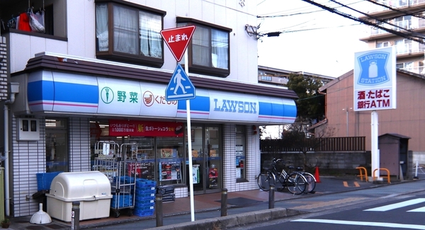 京都市伏見区新町１丁目の中古一戸建のコンビニ画像