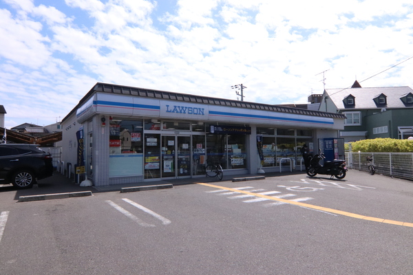 京都市西京区上桂御正町の新築一戸建のコンビニ画像