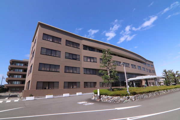 京都市西京区上桂御正町の新築一戸建の病院画像