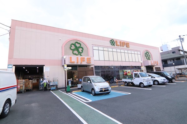 京都市右京区西京極堤町の新築一戸建のスーパー画像