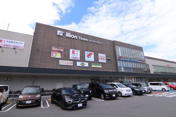 京都市右京区西京極堤町の新築一戸建のスーパー画像