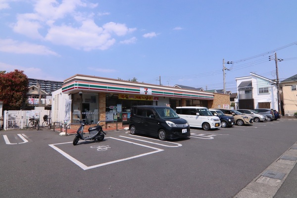 向日市寺戸町三ノ坪の中古一戸建のコンビニ画像