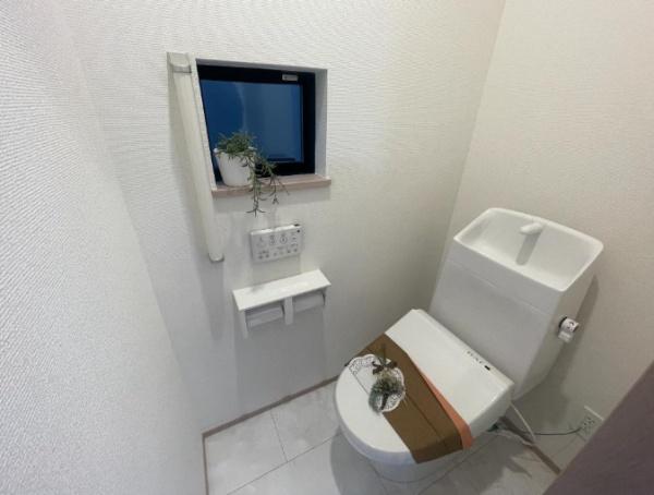 京都市西京区大原野上里鳥見町の新築一戸建のトイレ画像
