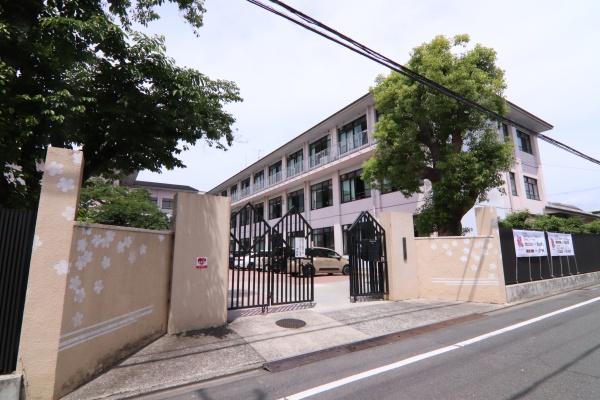 ライオンズマンション西陣南の中学校画像