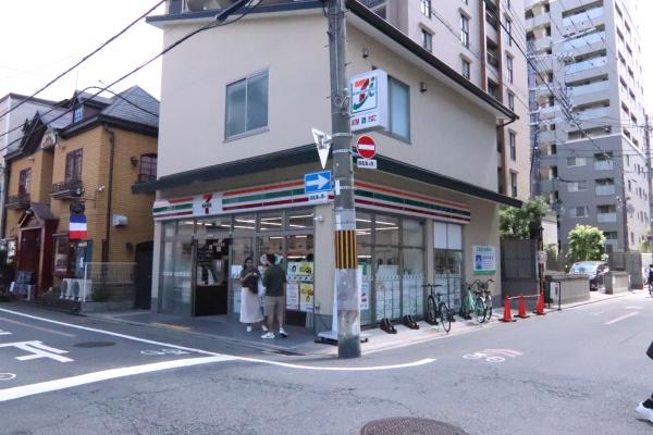 アバンエスパス烏丸御池のコンビニ画像