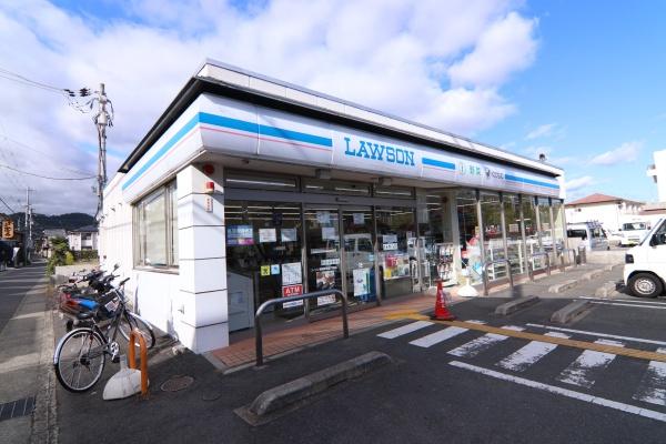 京都市右京区嵯峨大覚寺門前宮ノ下町の新築一戸建のコンビニ画像