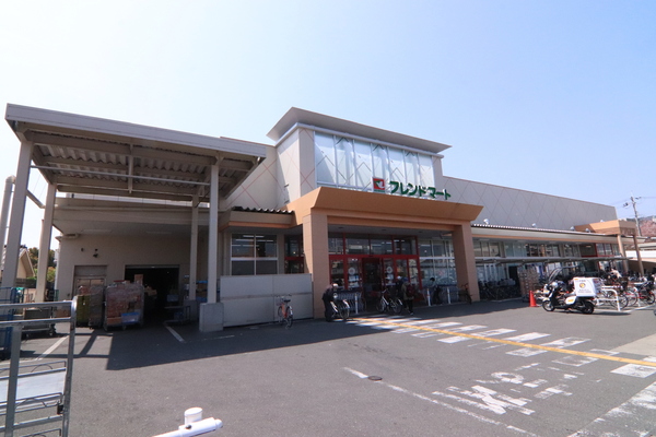 京都市右京区嵯峨野南浦町の新築一戸建のスーパー画像