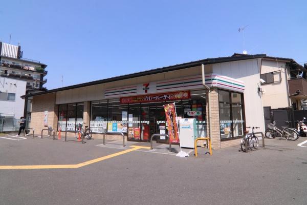 京都市西京区松室荒堀町の新築一戸建のコンビニ画像