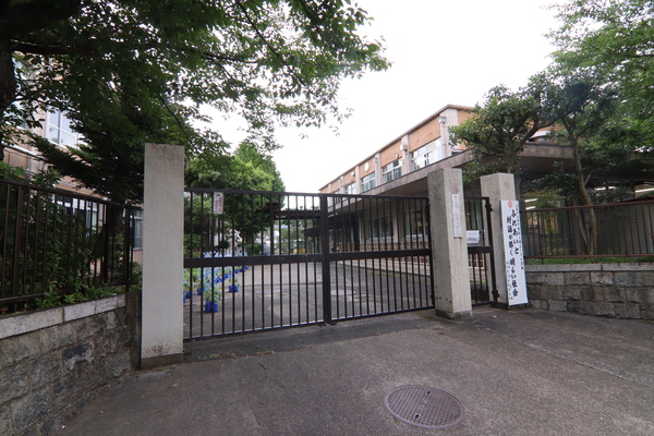 京都市西京区大枝沓掛町の新築一戸建の小学校画像