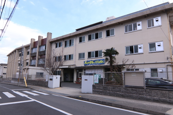 向日市鶏冠井町沢ノ西の新築一戸建の中学校画像