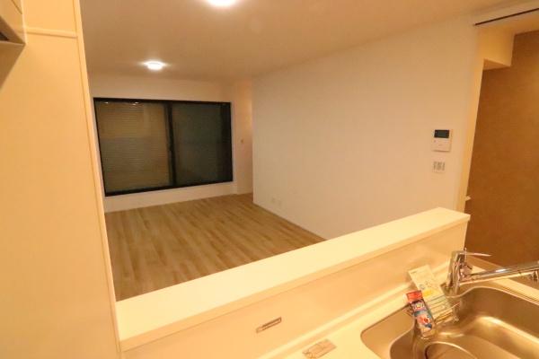 京都市中京区聚楽廻松下町の新築一戸建のリビング画像