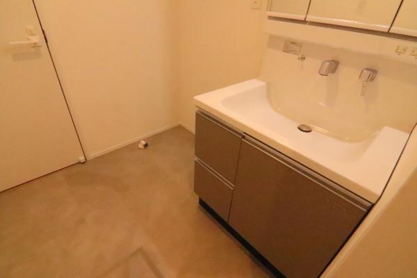 京都市中京区聚楽廻松下町の新築一戸建の洗面台・洗面所画像