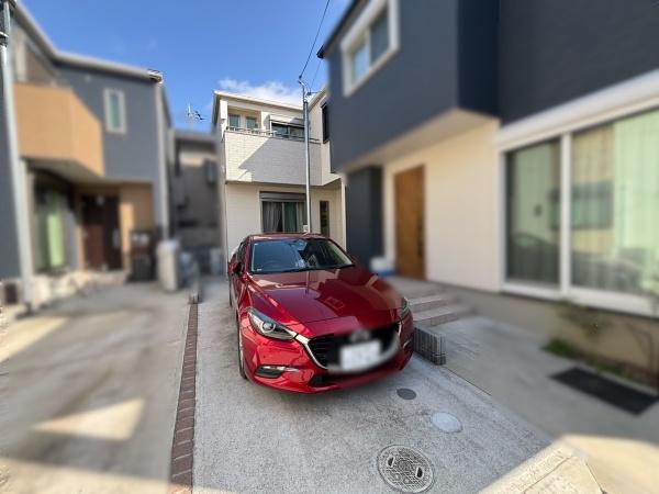 大阪府枚方市長尾元町二丁目　中古戸建の駐車場画像