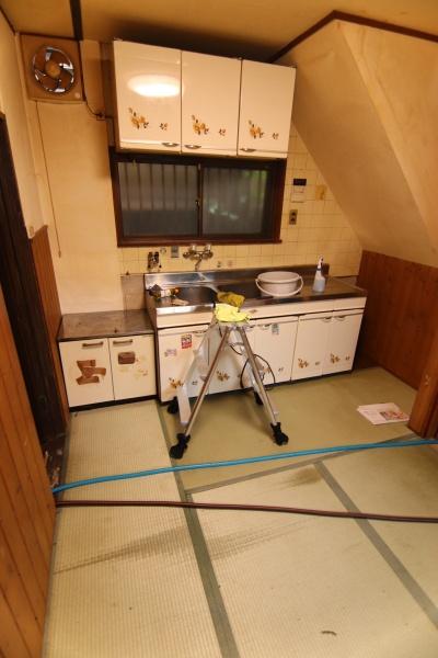 京都市右京区常盤神田町の中古一戸建のキッチン画像