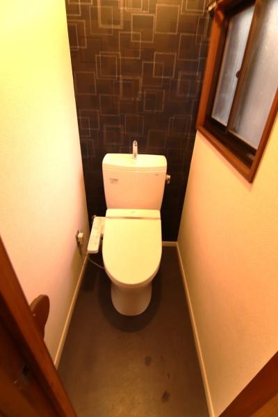 京都市右京区常盤神田町の中古一戸建のトイレ画像