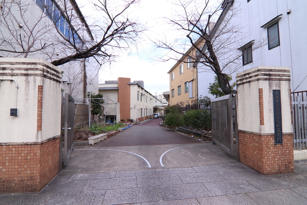 京都市上京区芦山寺通智恵光院西入戌亥町の新築一戸建の小学校画像