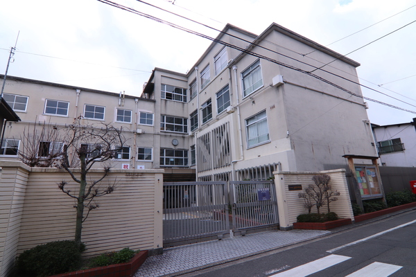 京都市上京区芦山寺通智恵光院西入戌亥町の新築一戸建の中学校画像