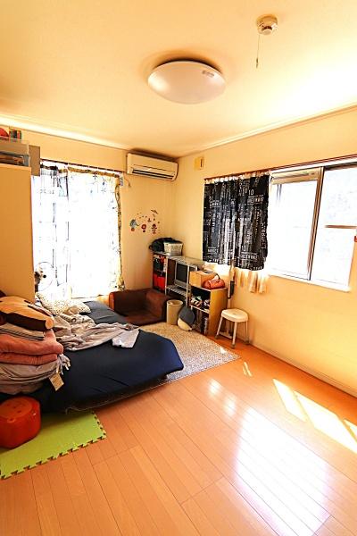 枚方市新之栄町の中古一戸建の洋室画像